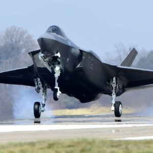 bir tane daha f 35 acil inis yapti zRpaUSMz