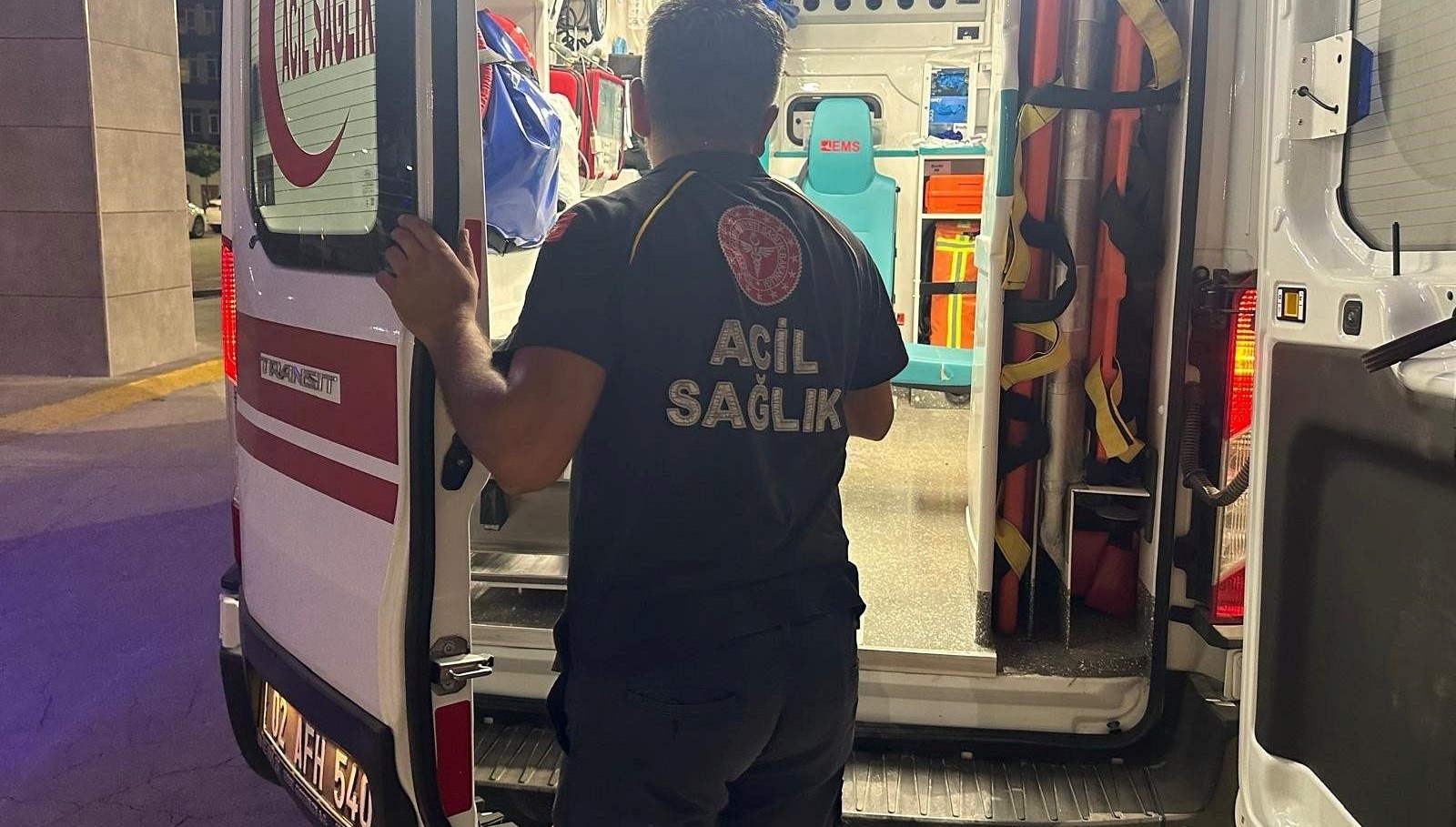 bicagi gogsune sapladi 6J8IOQKx