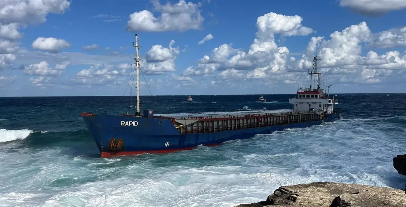 kandirada karaya oturan geminin kurtarilmasi icin calisma baslatildi eCVE7Ycy