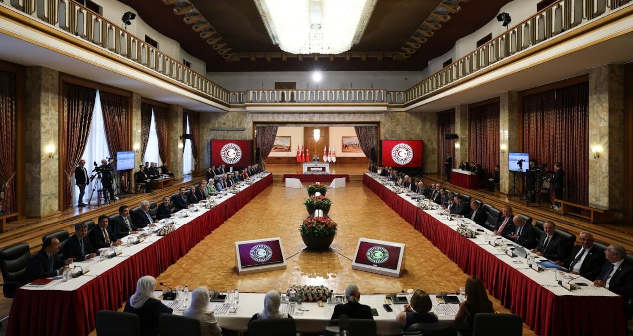 komisyonda kayyum gerginligi ZDzeLiZp