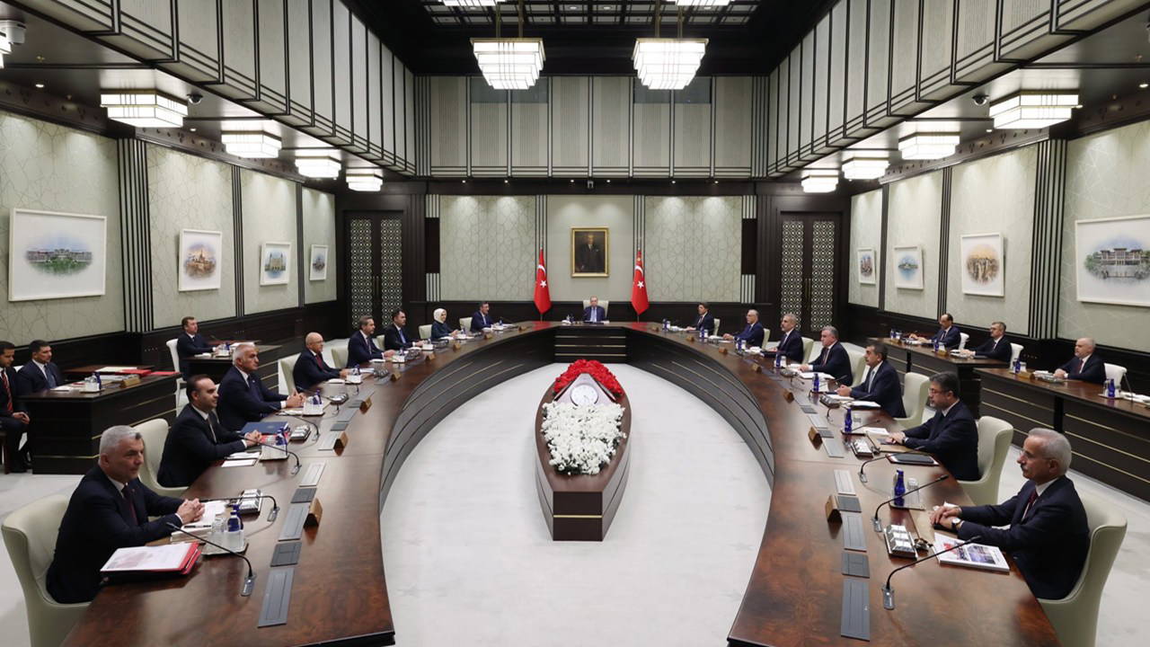 sarayda bakanlar kurulu toplandi erdogandan aciklama bekleniyor 2dsblBU2