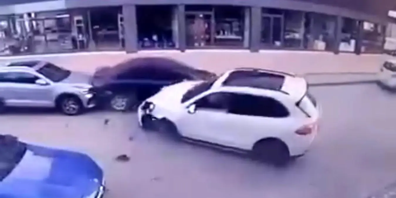 tokatta luks porsche cipin tekerle carpisma sonucu koptu lZYA2smX