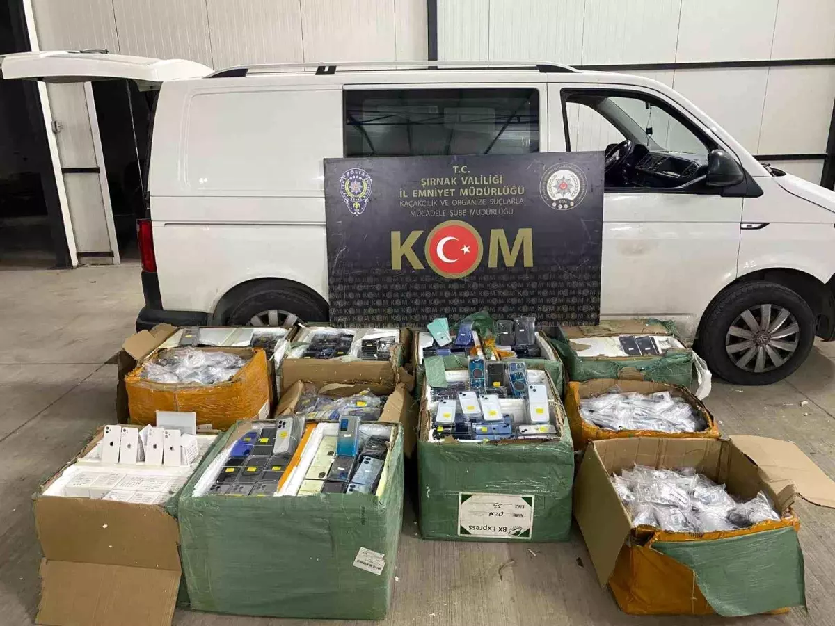 sirnakta uyusturucu ve kacakcilik operasyonlari 51 gozalti qQfxbhjT.jpg