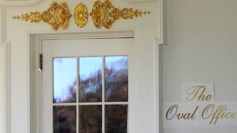 abd tarihinin en uzun huk met kapanmasini yasiyor trump oval ofise altindan tabela hazirlatiyor 9Pu6j6kv.jpg