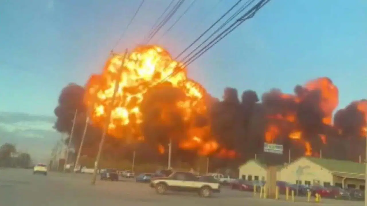 abdde ucak kazasi cok sayida olu ve yarali var L2WrQUln.jpg