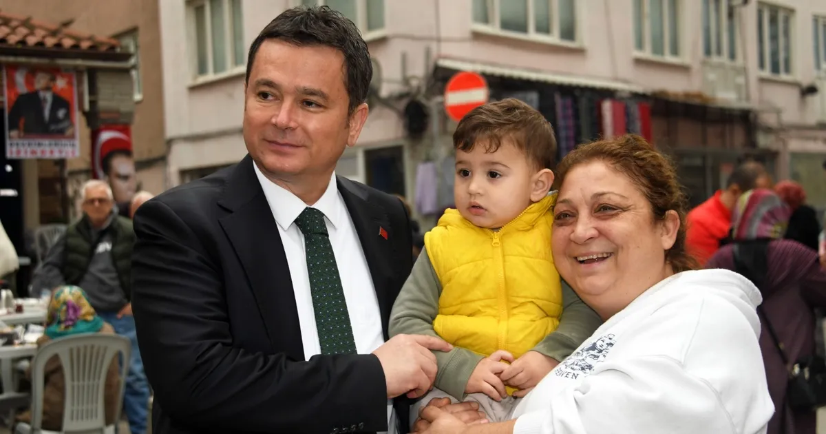 bursa osmangazide baskan aydindan hocahasana ziyaret TqnXvaBH.webp