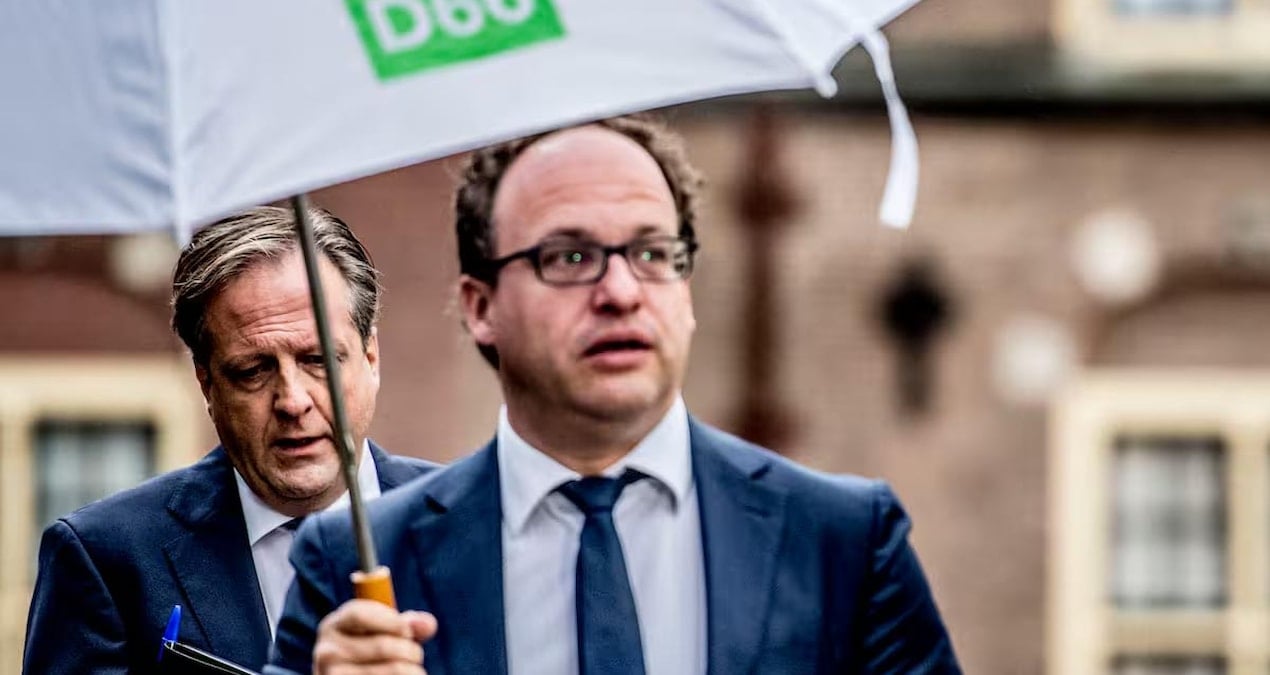 eski bakan kasif olarak gorevlendirildi vfxkgf1T.jpg