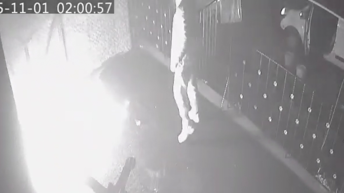 istanbulda kadini darbedilmekten kurtaran esnafin dukkanini atese verdi diMvc9wY.jpg